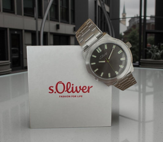 s.Oliver Herren Armbanduhr – Klassisch. Zeitlos. Edel.
Neu & original verpackt | Resale vom Kleinunternehmen